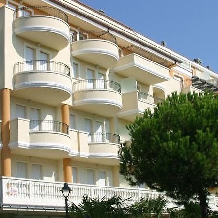 Residence Il Tulipano Риччоне Екстер'єр фото